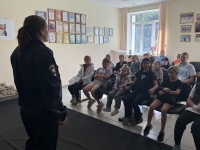 В рамках Всероссийской недели безопасности дорожного движения сотрудники Госавтоинспекции посетили спортивную школу.