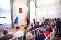 Илья Середюк вручил дипломы выпускникам программы «СВОи Герои. КуZбасс»