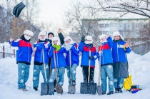 «Снежный десант РСО»: студенческие отряды Кузбасса помогают жителям отдаленных территорий региона