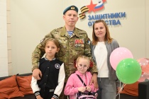 Детям ветеранов СВО в Кузбассе вручили школьные принадлежности