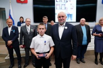 Сергей Цивилев вручил кузбасскому школьнику медаль «За проявленное мужество»
