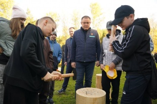 Илья Середюк поздравил работников лесного комплекса с профессиональным праздником