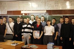 В Топкинском округе полицейские проводят мероприятия в рамках акции «Не дай себя обмануть!»