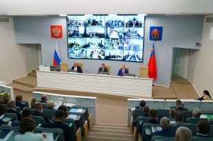 Илья Середюк поручил устранить барьеры для участия местных производителей в конкурсах на поставку продукции в бюджетные учреждения