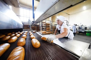 Кузбасские производители наращивают поставки продовольствия в торговые сети региона